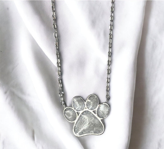 Pet necklace for cremation